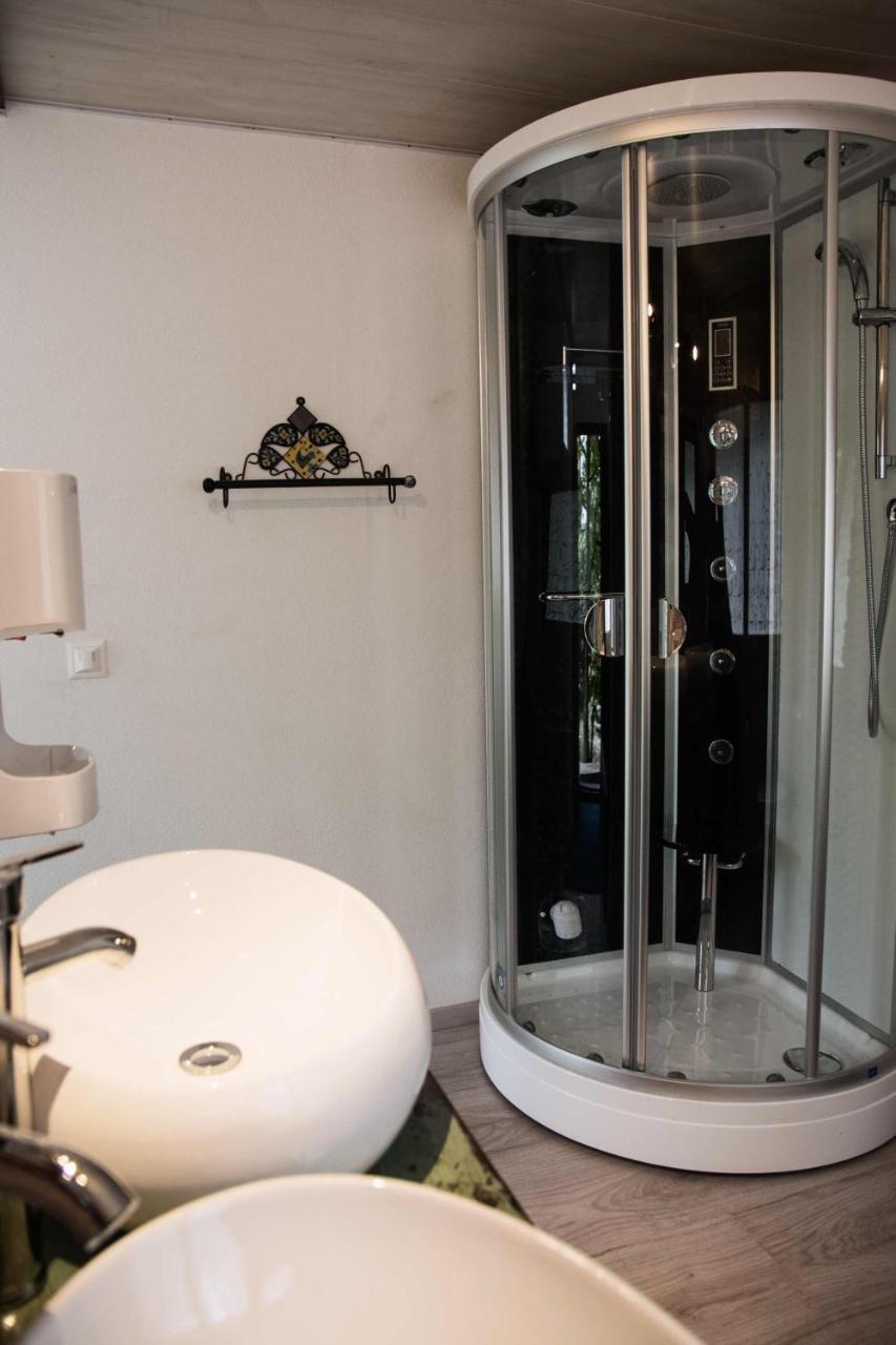 Crazy Lounge BnB Aigle Exterior foto